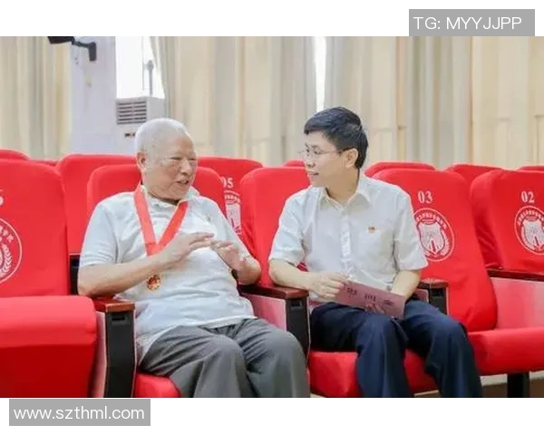 游泳明星光辉历程：从池塘到奥运荣耀的奋斗与传奇